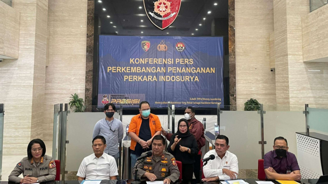 Bos KSP Indosurya Henry Surya (baju oranye)