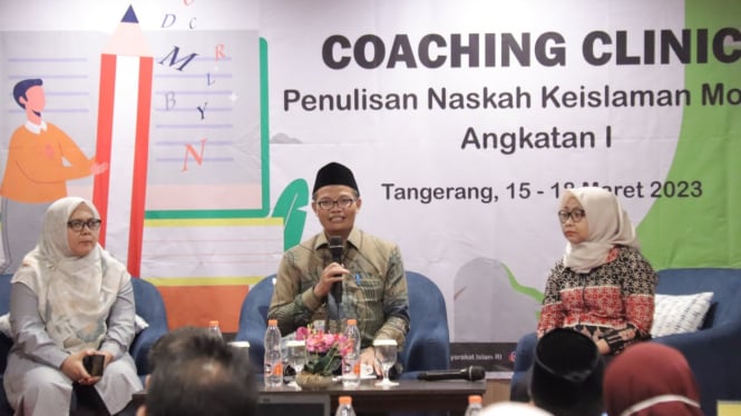 Direktur Urusan Agama Islam dan Pembinaan Syariah Kementerian Agama, Adib