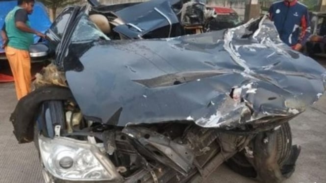 Kondisi mobil Syabda Perkasa Belawa pasca kecelakaan.