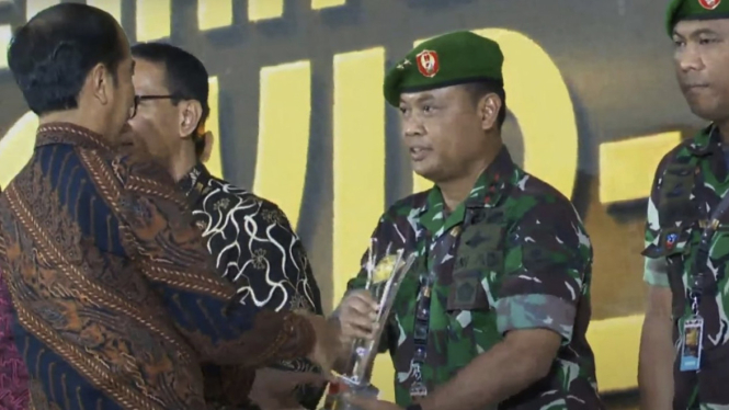 VIVA Militer: Pangdam Jaya Mayjen TNI Untung dapat PPKM Award dari Presiden RI