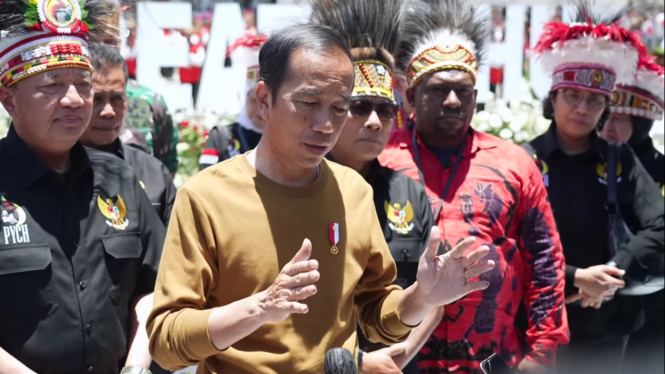 Presiden Jokowi berikan keterangan pers di Papua
