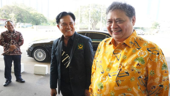 Ketum PBB Yusril Ihza Mahendra menemui Ketua Umum Golkar Airlangga Hartarto.