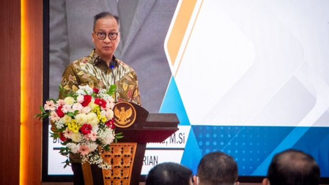 Menteri Perindustrian, Agus Gumiwang Kartasasmita