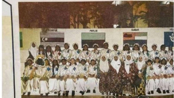 Siswa yang Sudah Meninggal Muncul di Foto Tahunan Sekolah.