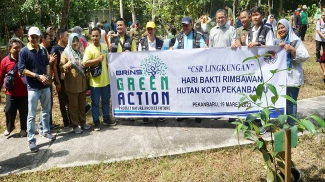 PT BRI Asuransi Indonesia (BRINS) melakukan kegiatan CSR lingkungan