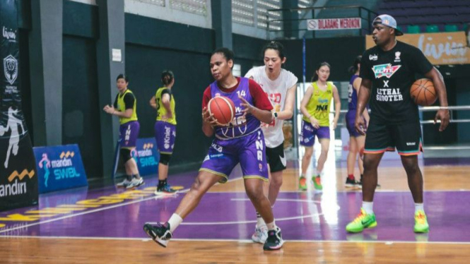 Timnas Basket Elit Putri Indonesia dilatih pelatih NBA Chriss Matthews