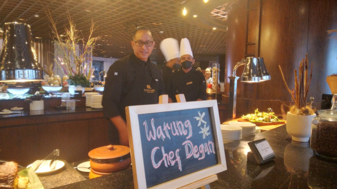 Warung Chef Degan di JHL Solitaire, Tangerang.