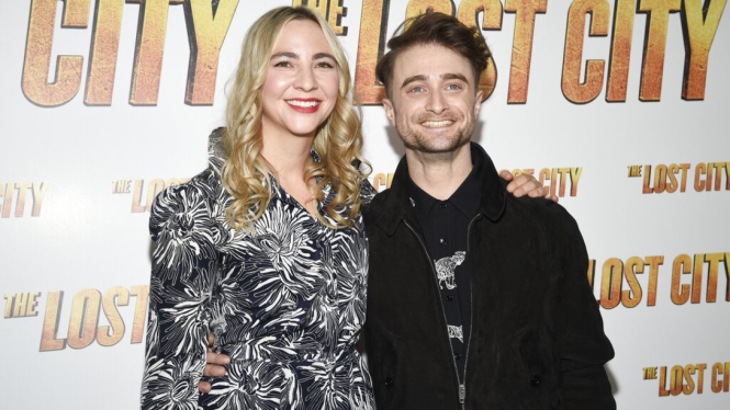 Daniel Radcliffe dan Erin Darke.