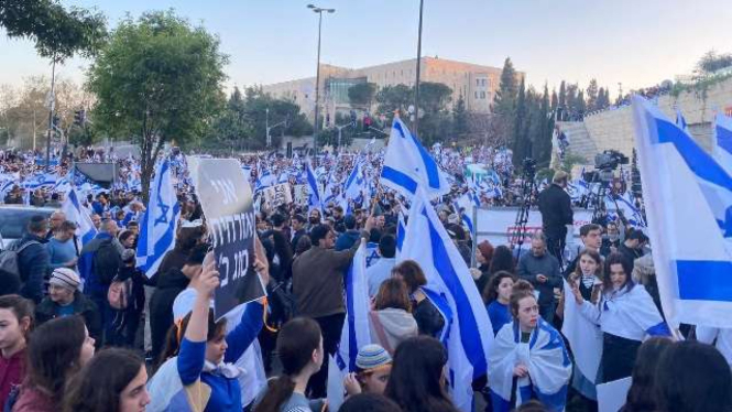 Demonstrasi di Jalanan Kota-Kota Israel