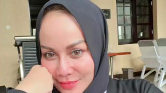Mak Vera Tepati Janji, Datang ke Makam Olga Syahputra Tengah Malam