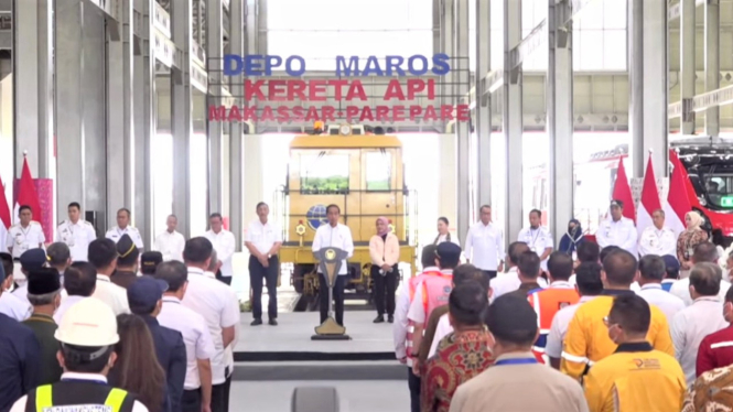 President Jokowi inaugurates the Maros Train Depot, South Sulawesi.