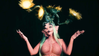 Pelantun Lagu Hits 'Play Date' Melanie Martinez Ubah Total Penampilan di Album Barunya