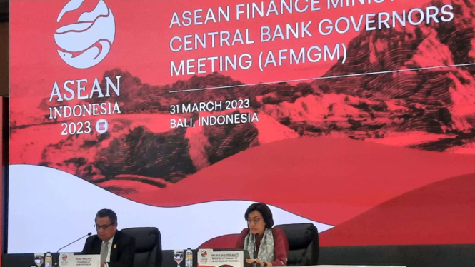 Menteri Keuangan Sri Mulyani Indrawati menyampaikan hasil AFMGM 2023 di Bali.