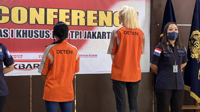 PSK asal Uzbekistan dan Maroko ditangkap petugas Imigrasi Jakarta Barat.