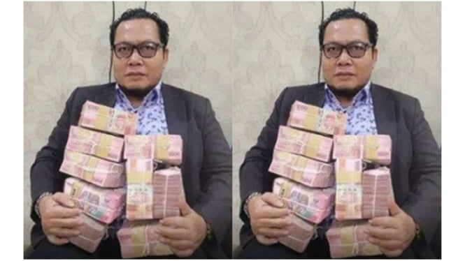 Viral foto anggota DPRD Pelalawan, Nazar Arnas pamer uang segepok