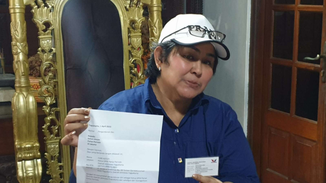 Ketua Perindo DIY Yuni Astuti mengundurkan diri.
