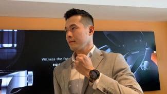 Mau Beli Huawei Watch Buds Cukup Rogoh Kocek Segini