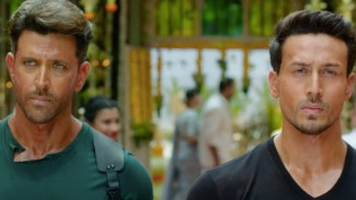 Hrithik Roshan dan Tiger Shrooff Bersatu Lawan Musuh dalam Mega Bollywood War