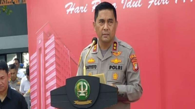 Kapolda Metro Jaya, Inspektur Jenderal Polisi Karyoto.