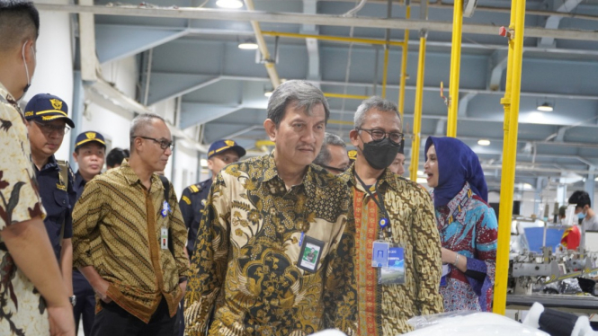 Bea Cukai melaksanakan kegiatan customs visit customers