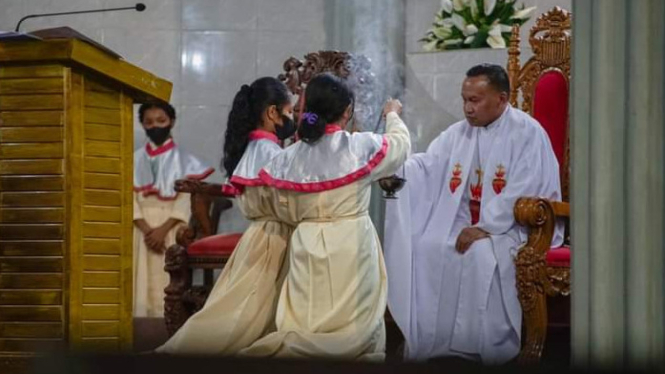 Misa Kamis Putih Pembasuhan Kaki di Katedral Ruteng 