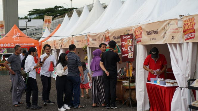 Momen pembukaan gelaran Pasar Kaget Ramadhan Smesco