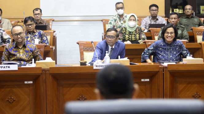 Mahfud MD, Sri Mulyani dan Ketua PPATK RDP di DPR Terkait 394 Triliun