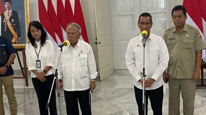 Pj Gubernur DKI Jakarta Heru Budi Hartono bersama Menteri PUPR Basuki Hadimuljon