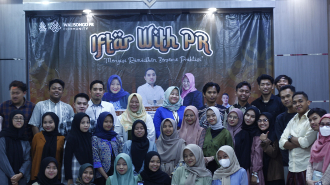 WPRC UIN Walisongo Gelar Iftar With Public Relations