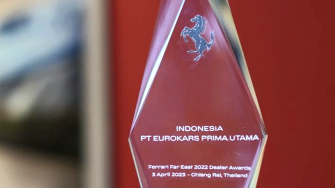 Eurokars Prima Utama wins the the dealer of the year award 