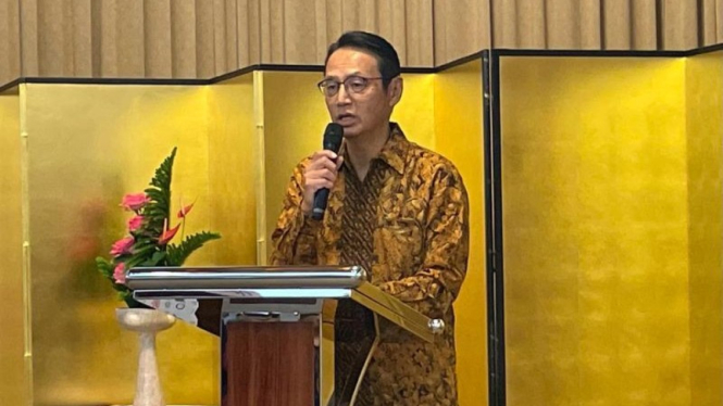 Dubes Jepang untuk Indonesia Kanasugi Kenji menyampaikan sambutan dalam acara buka puasa bersama para tokoh Islam Indonesia, di Jakarta, Jumat malam (14/4/2023). 