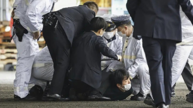 Pelaku pelempar bom asap ke PM Jepang Fumio Kishida ditangkap.