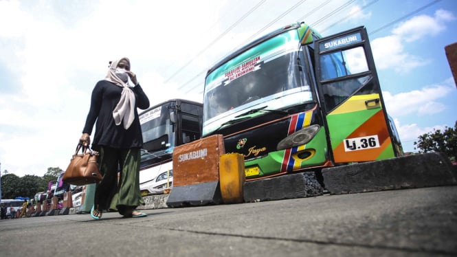 Arus Mudik, Pemudik Pengguna Bus Sudah Memadati Terminal Kp. Rambutan