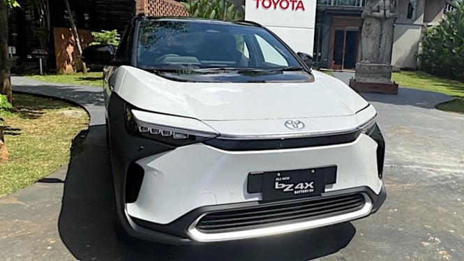 VIVA Otomotif: Mobil listrik Toyota bZ4X untuk acara ASEAN Summit 2023