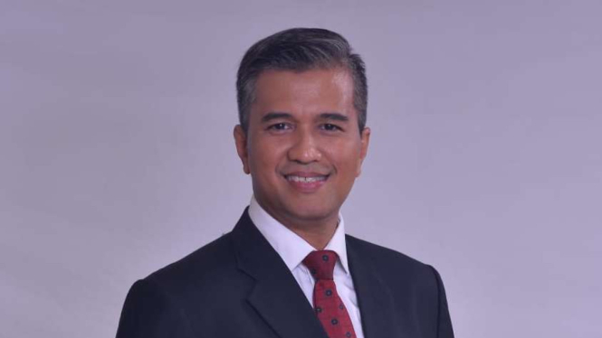 Corporate Secretary Ramon Armando.