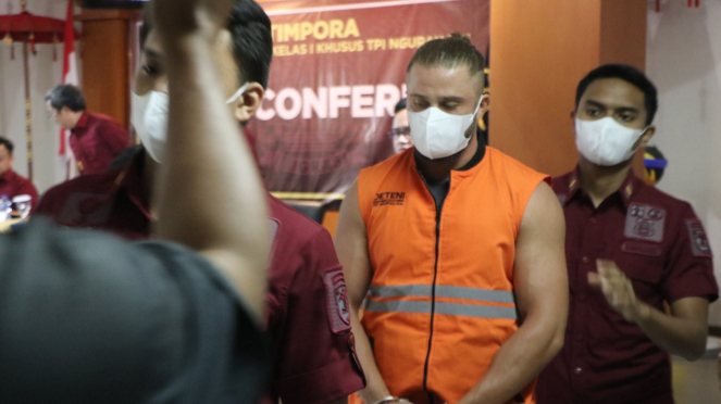 WNA Ukraina dengan visa investor menjalankan praktik pijat di Bali dideportasi 