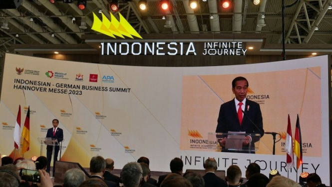 Business Summit yang dibuka oleh Presiden Republik Indonesia, Joko Widodo