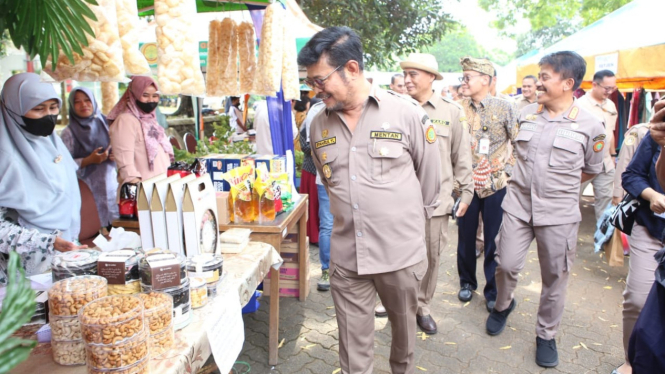 Menteri Pertanian Syahrul Yasin Limpo meninjau Bazar Ramadhan