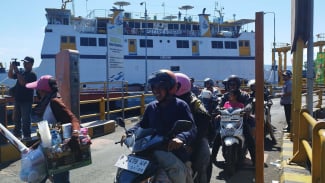 Govt Cuts Ship Ticket Prices by Half for School Holiday Travelers