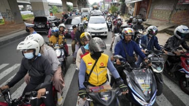 Pemudik Motor Berbondong-Bondong Tinggalkan Jakarta