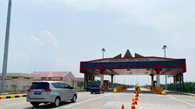 Gerbang Tol Tebing Tinggi, Sumatera Utara.