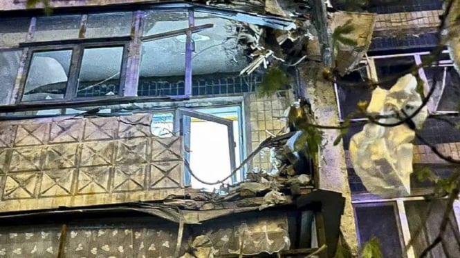 Jet Rusia tak sengaja menembak kotanya sendiri dekat Ukraina, lukai tiga orang