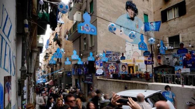 Mural Diego Maradona, fans Napoli bersiap menyambut Scudetto