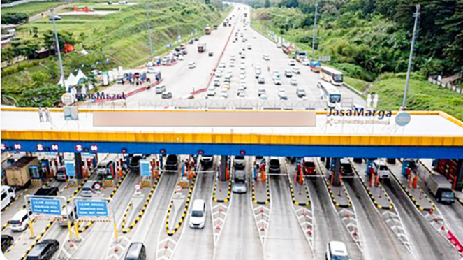 De vuelta en la autopista de peaje Trans Java