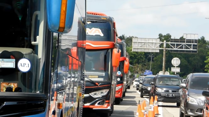 One Way di Arus Balik Lebaran 2023 di Tol Semarang-Jakarta