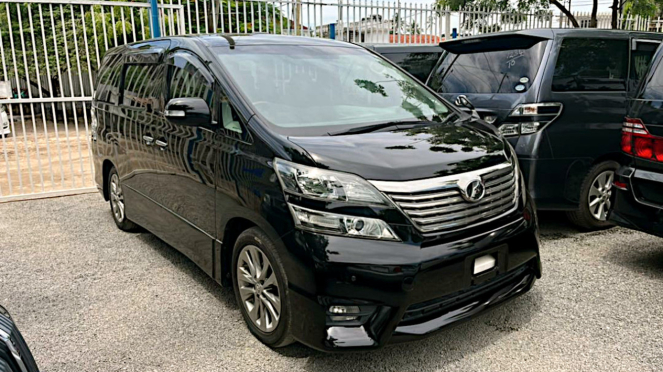 VIVA Otomotif: Ilustrasi Toyota Vellfire generasi pertama 2010