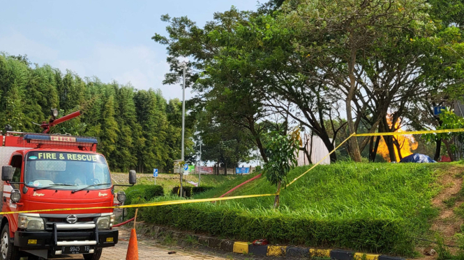 Semburan Api di Rest Area KM 86 B Tol Cipali