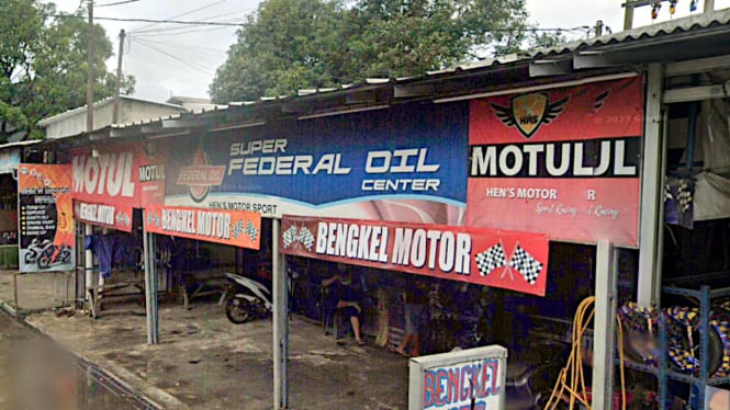 VIVA Otomotif: Bengkel Hens Motor di kawasan Sentul, Jawa Barat.