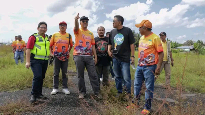 Gubernur NTB, Zulkieflimansyah meninjau lokasi pembangunan sirkuit MXGP Samota