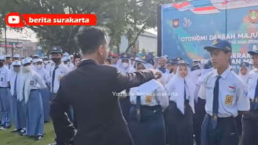 Viral! Gibran Rakabuming Hampiri Siswa Yang Sakit Saat Upacara, Netizen ...